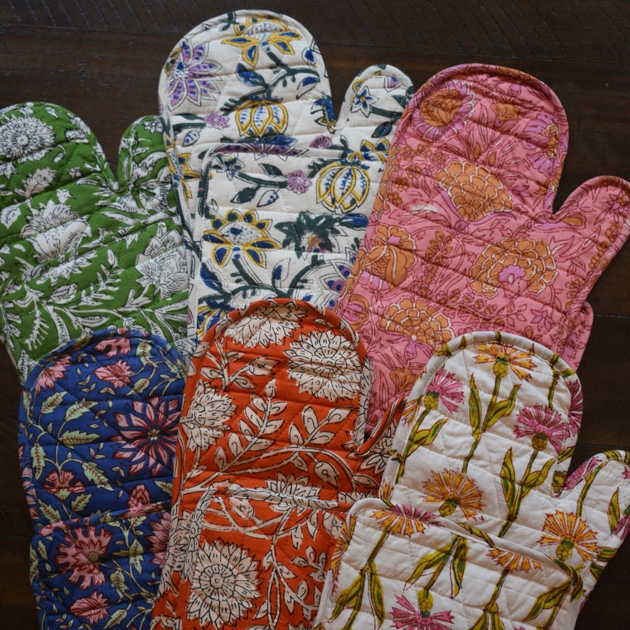 Quilted Block Print Oven Mitt Set