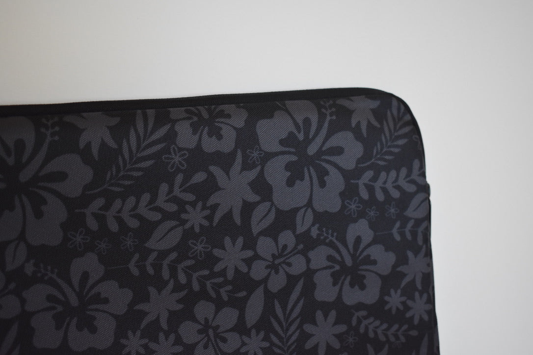 'Ele'ele Floral Laptop Case