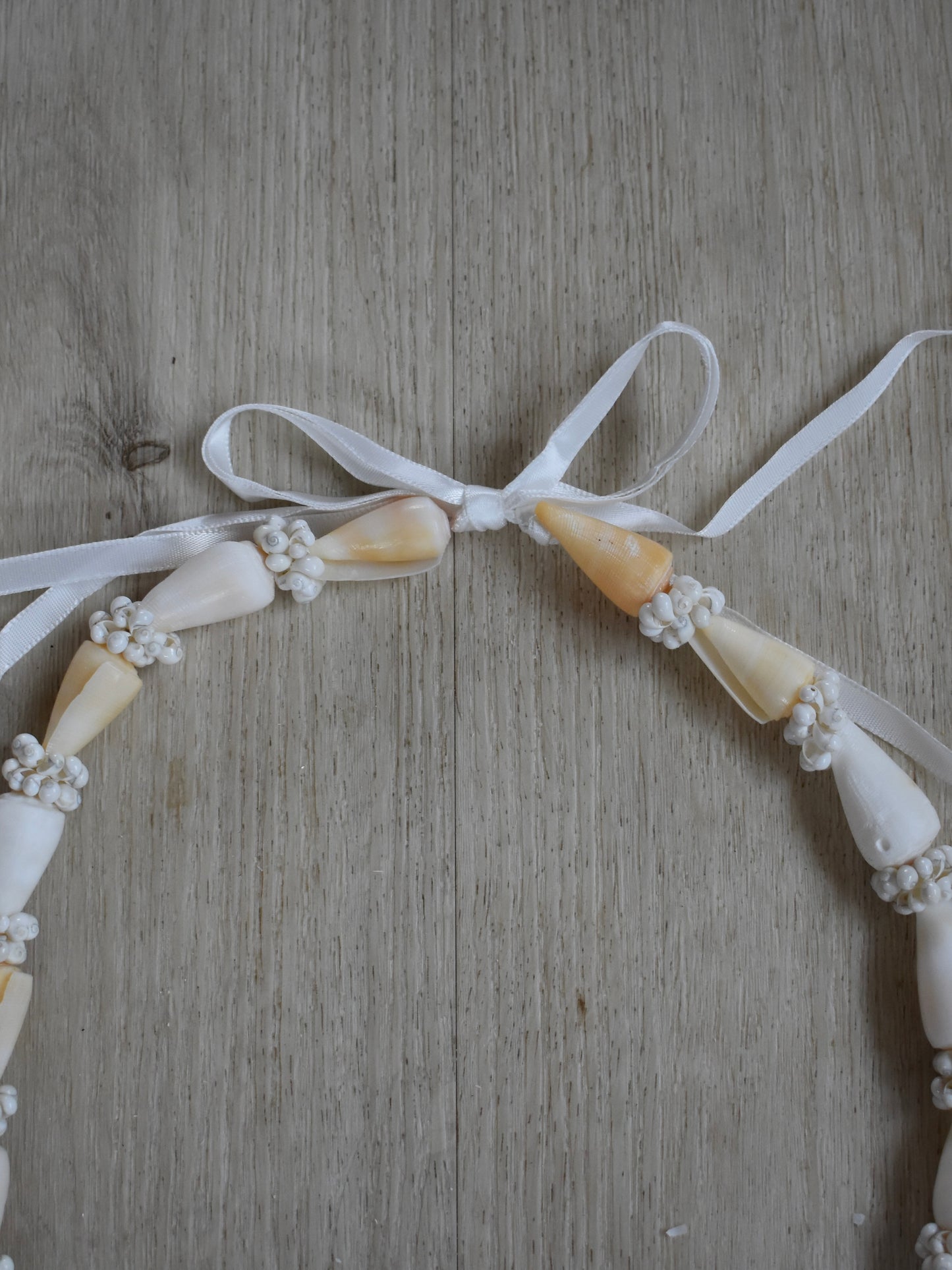 Cream Cone Shell Lei