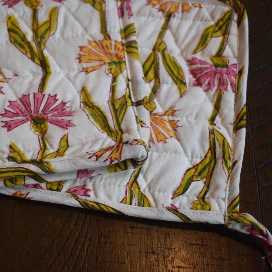 Quilted Block Print Oven Mitt Set