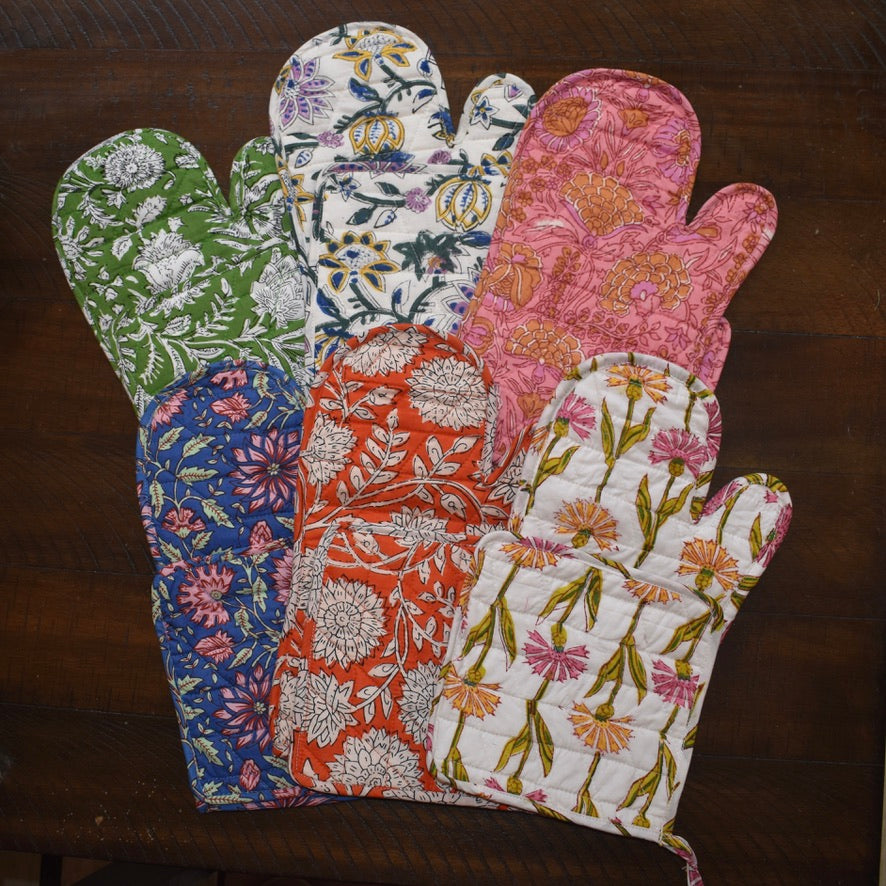 Quilted Block Print Oven Mitt Set