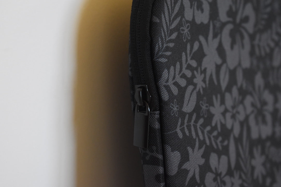 'Ele'ele Floral Laptop Case