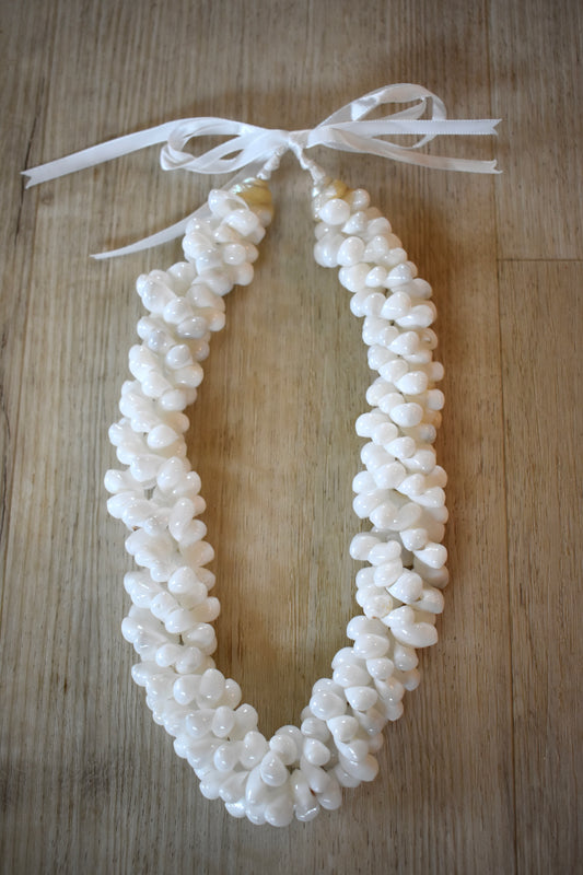 White Chunky Bubble Shell Lei