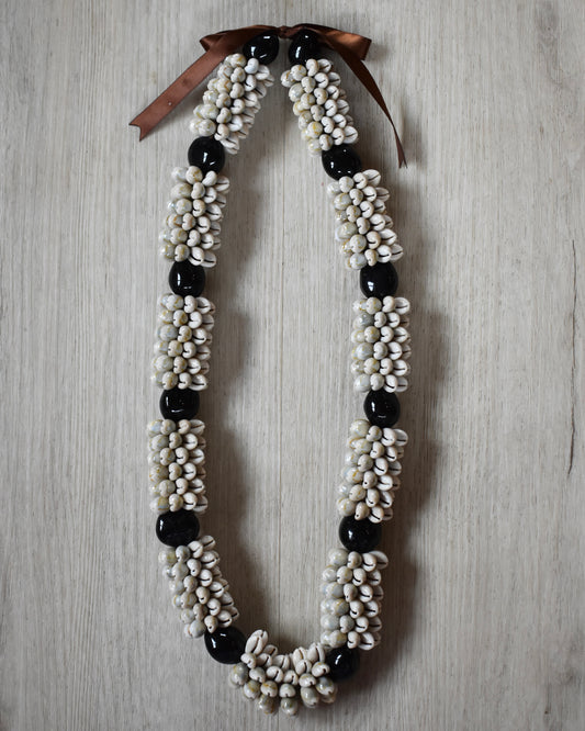 Grey Chunky Cowrie + Black Kukui Nut Shell Lei