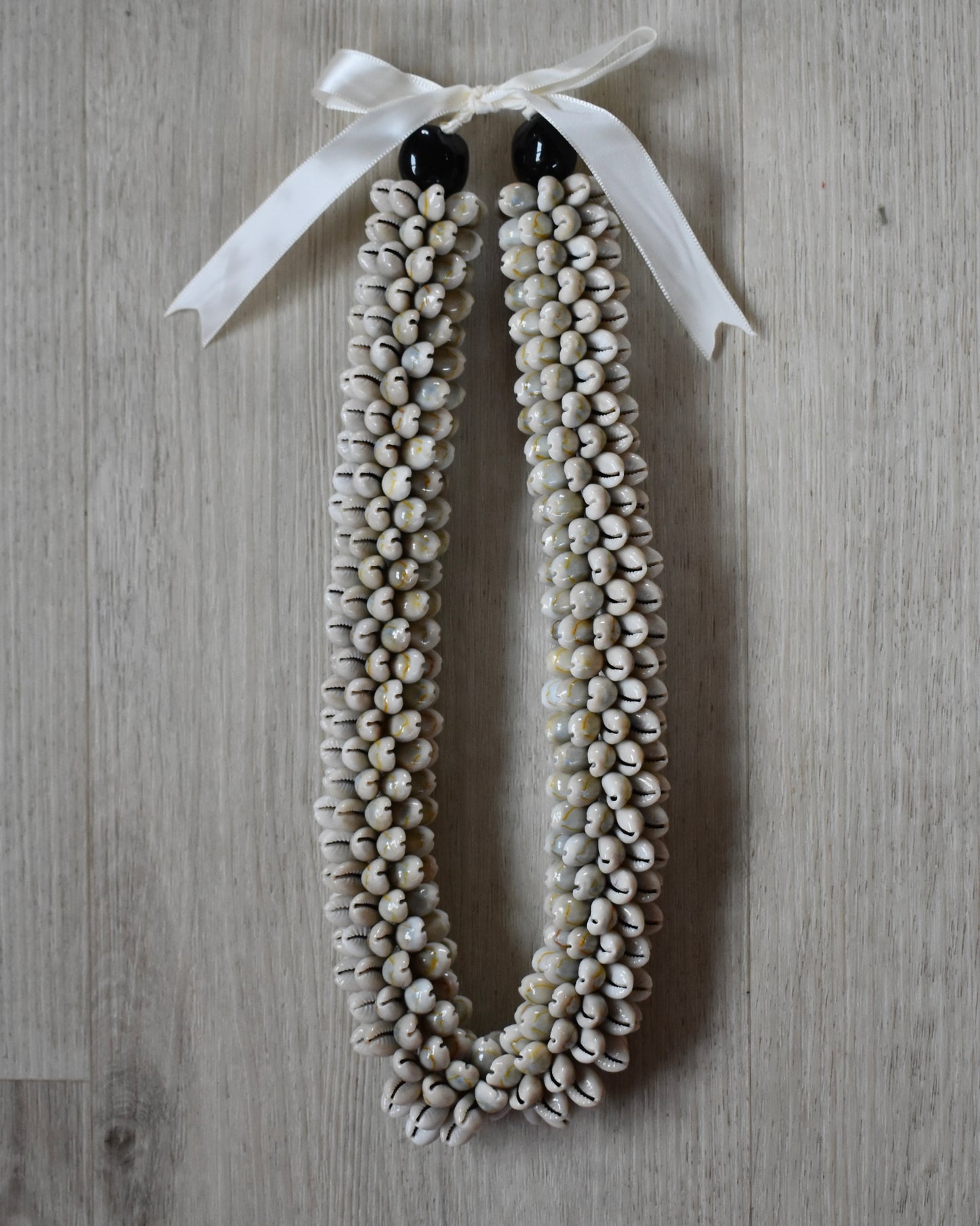 Chunky Grey Cowrie Shell Lei