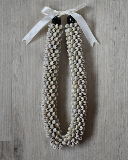 Chunky Grey Cowrie Shell Lei